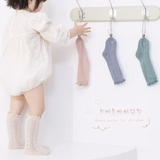 素敵な飾りが付いた 3D コットンソックス 滑り止めキッズソックス ウォーキング用 赤ちゃん用